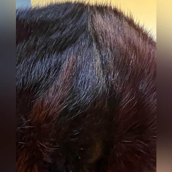 Vintage Mink Black/Burgundy Pillbox Beret w/Satin Lining, 2 Clips - 1960s - Picture 7 of 7